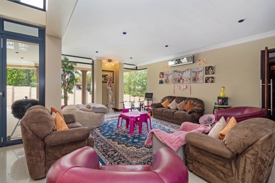 5 Bedroom Property for Sale in Sonstraal Heights Western Cape